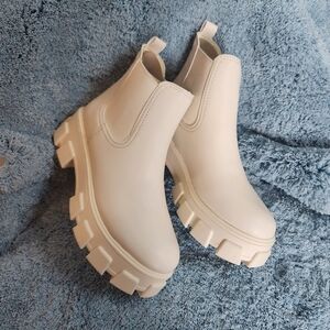 Circus ankle boots in Size 9.5M